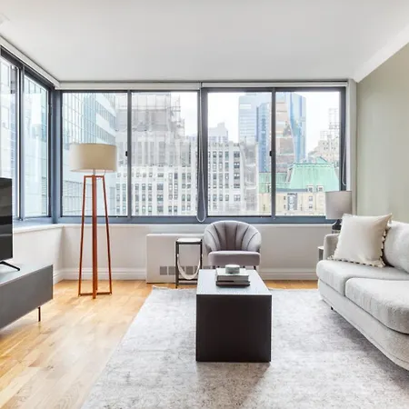 Midtown 1Br W Dm Elevator Gym Nr Times Sq Nyc-799 Appartement
